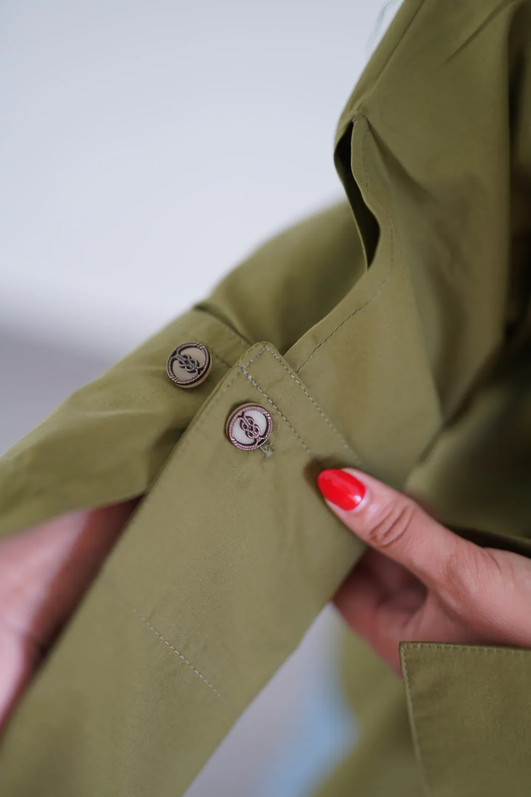 BLOOM - Oversized button down shirt (Olive green)